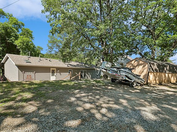3rd image of 104 North Dr