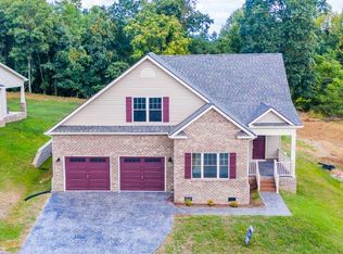 7040 Linn Cove Ct, Roanoke, VA 24018