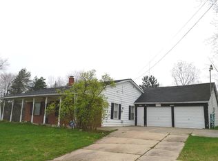 15585 McCaslin Lake Rd, Linden, MI 48451