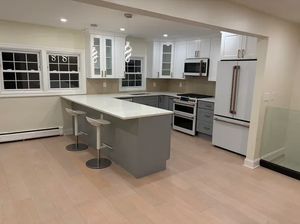 32 46th Street image 8 of 10