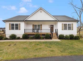 611 Sweetgrass Ln, Jonesborough, TN 37659
