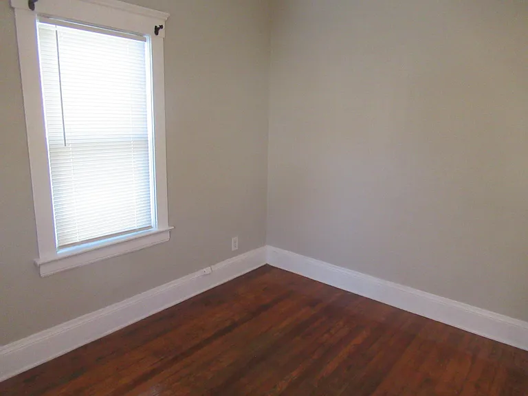2080 Halstead Ave #2 — Photo 14