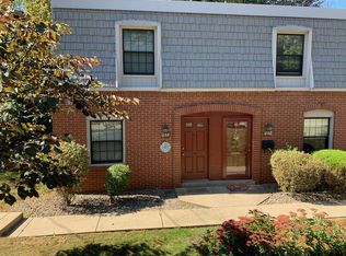 634 Carriage Cir, Pittsburgh, PA 15205