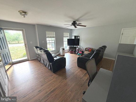 5th image of 44 N Ember Dr
