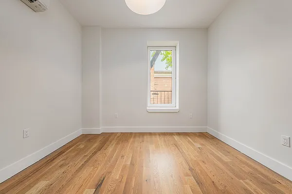 Rented by Space Link Realty | media 15