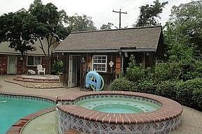 4th image of 200 Southwood Cir