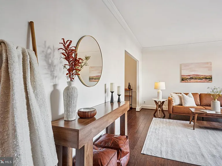 8101 Connecticut Ave S #307 — Photo 4