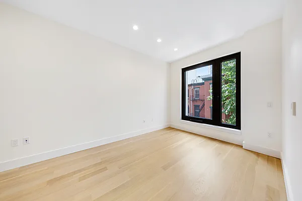 Rented by Nooklyn NYC LLC | media 34