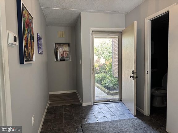 3rd image of 10 Cobbler Ct #F