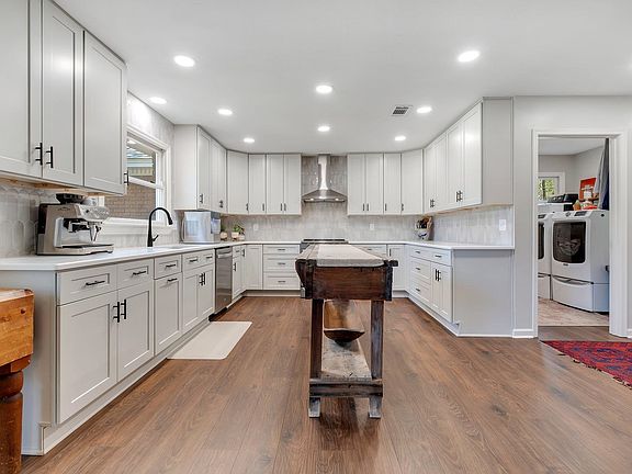 3rd image of 3938 Bobbin Brook Cir