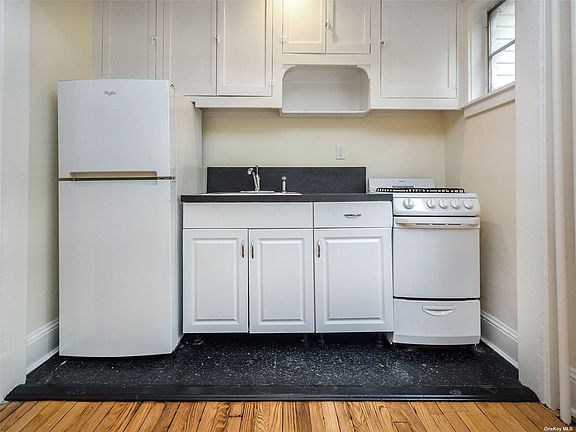3rd image of 270 8th Ave APT 6