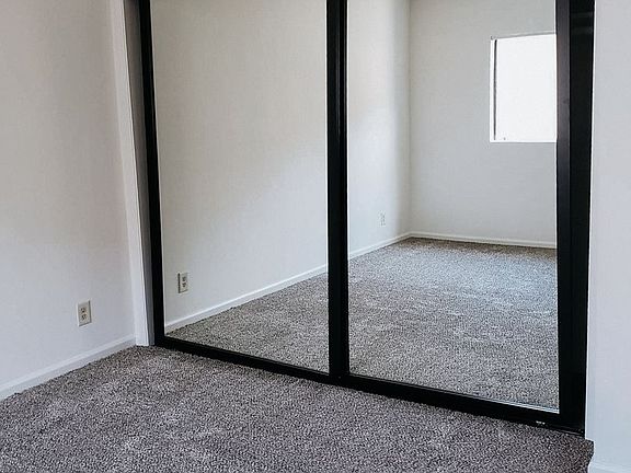 5th image of 4074 Swift Ave APT 14