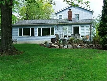 674 Twin Oaks Dr photo 1