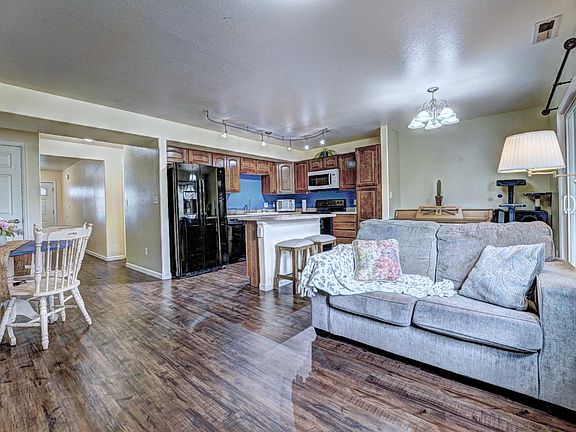 3rd image of 2471 Theresea Ln