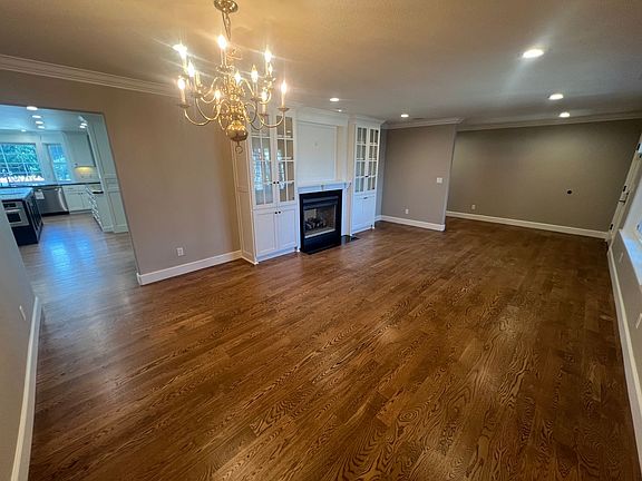 4th image of 1733 Heron Ave
