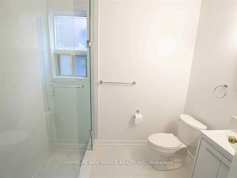 1104 College St #3 — Photo 12