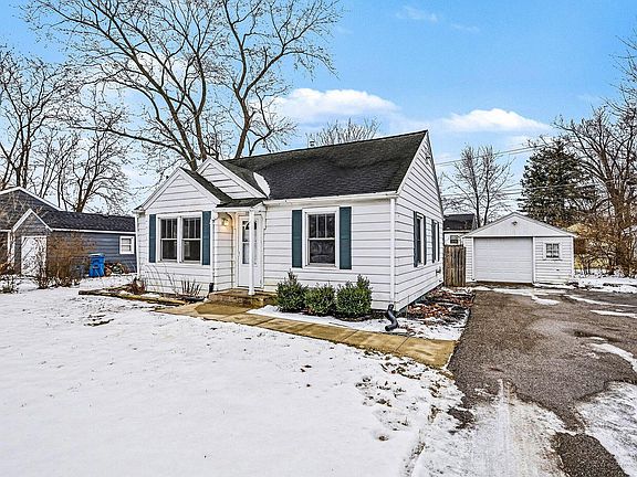 3rd image of 270 Helmar Ct