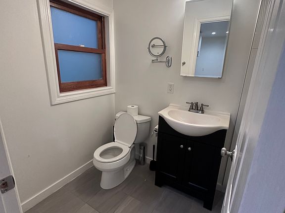 5th image of 19 Jasper Pl #A