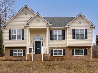 6920 Rangecrest Rd, Belews Creek, NC 27009