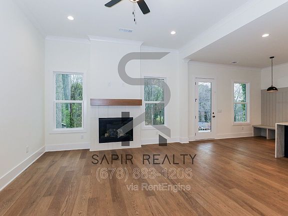 2nd image of 3374 Lee Dr
