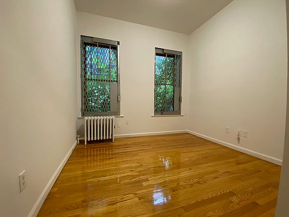 3rd image of 296 W 11th St APT 1R