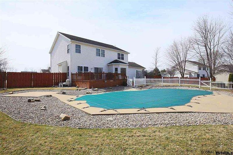 3rd image of 37 MALLARD Drive