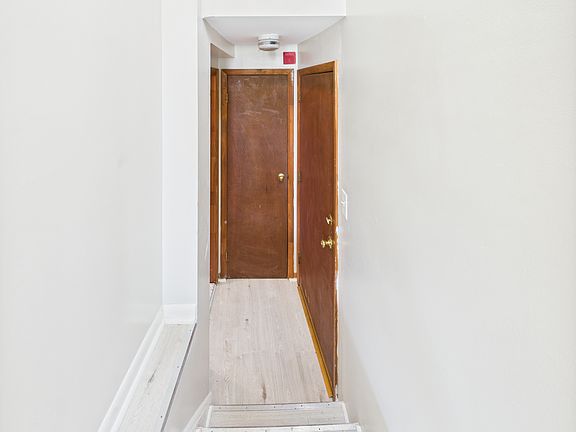 2nd image of 743 Corinthian Ave #3R