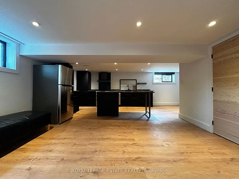 65 Maywood Park #LOWER — Photo 3