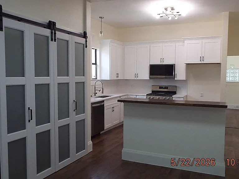 234 E Sayers Ave — Photo 20