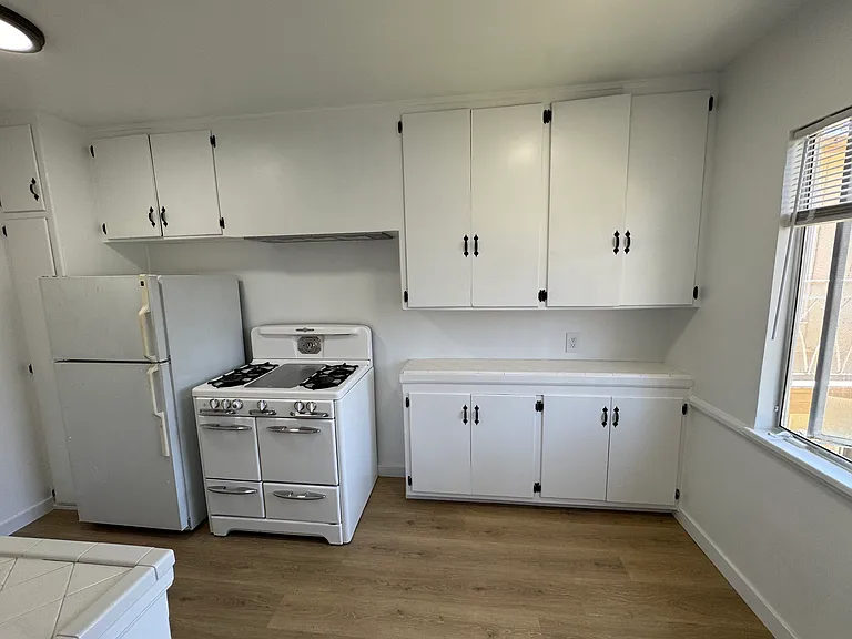 5314 Franklin Ave #8 — Photo 3