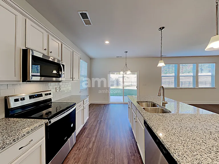 1130 Bentley Park Dr — Photo 3