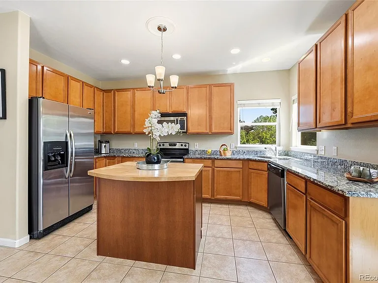 5504 E Burlington Dr — Photo 17