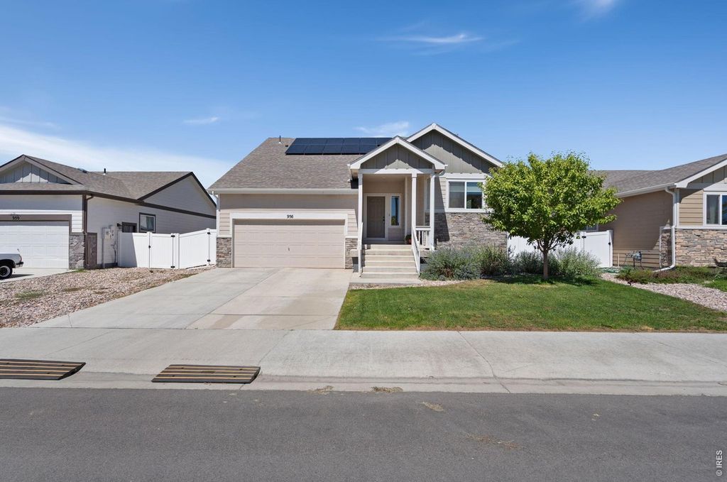 956 Maplebrook Dr