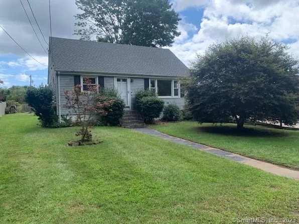 16 Elizabeth Drive, Stonington, CT 06379