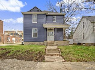 601 Pine St, Highland, IL 62249