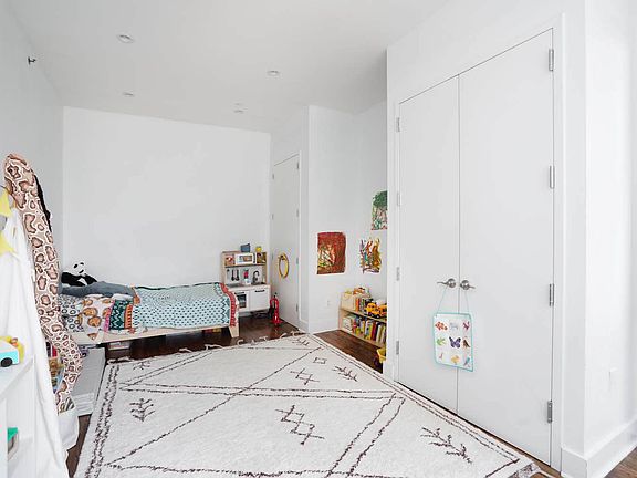 3rd image of 230 E 124th St APT 5C