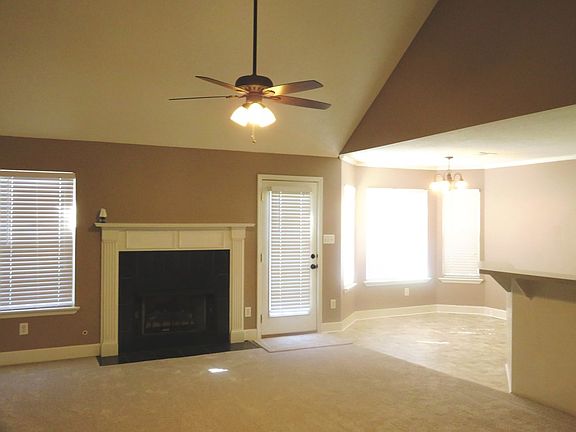 3rd image of 4776 Orchard Hill Dr