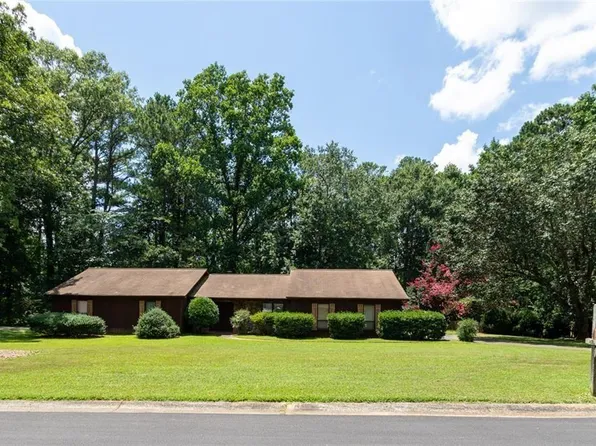 423 Dartmoor Dr NW, Marietta, GA 30064