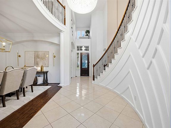 5th image of 2526 Crystal Shore Dr