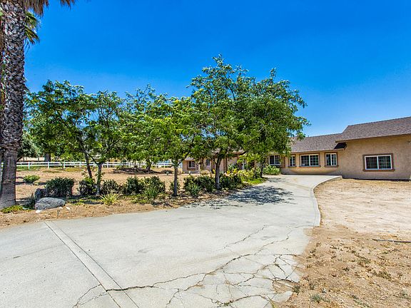 3rd image of 6403 N Palm Ave