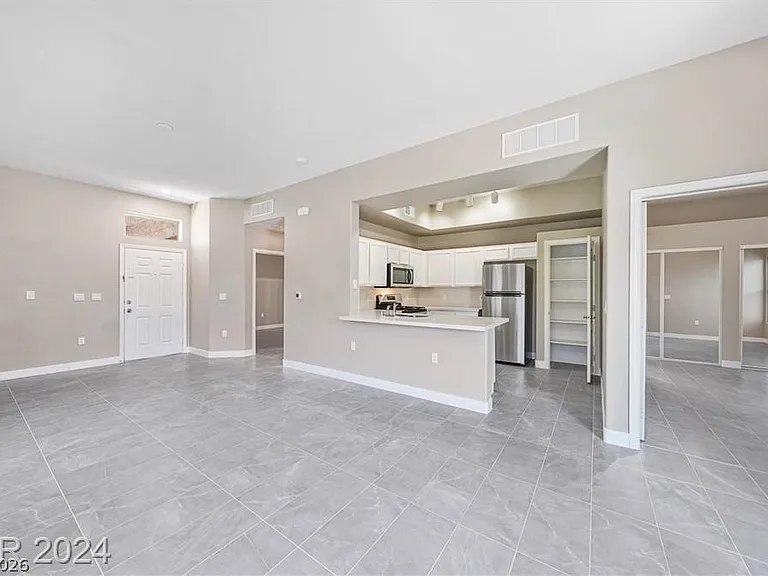 2305 W Horizon Ridge Pkwy #1411 — Photo 5