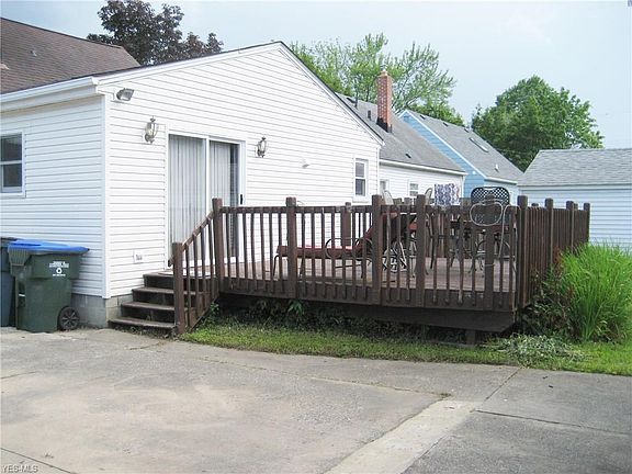 3rd image of 1023 Washington Ave