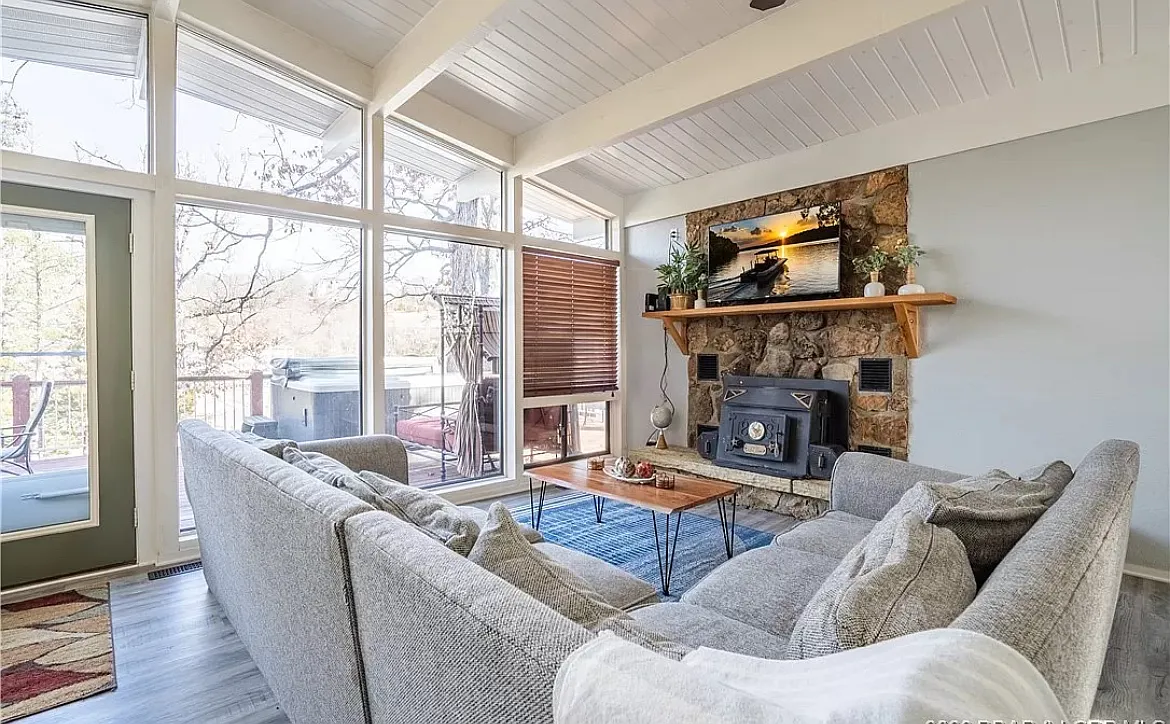 4 bed, 1923 sqft, $2,400 — Photo 4