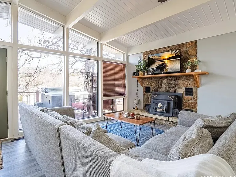 128 Hawk Cir — Photo 4