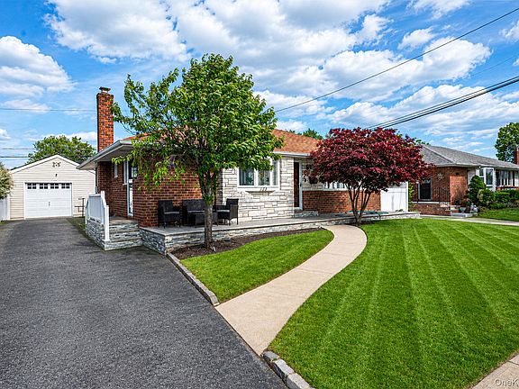 2nd image of 117 Wadsworth Avenue