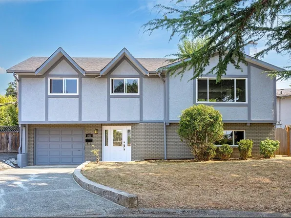 1822 Fairhurst Ave, Saanich, BC V8N 1P4