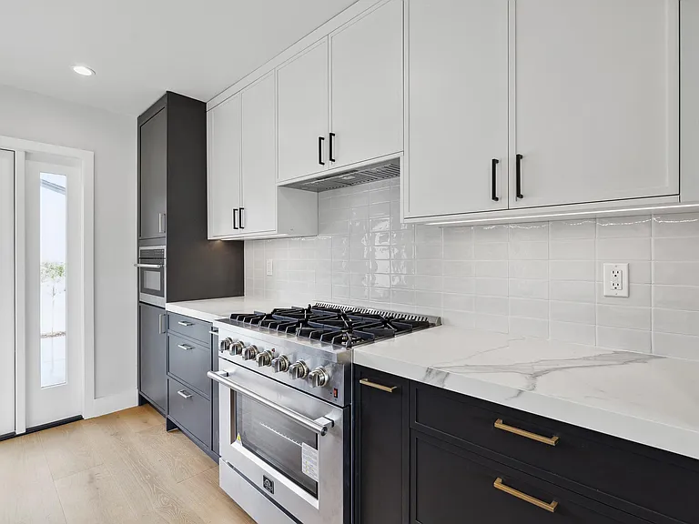 1230 Carmel Ter — Photo 11