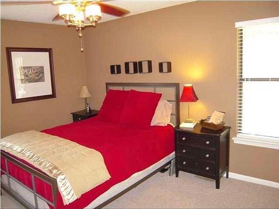 5th image of 102 Stoney Hill Ln