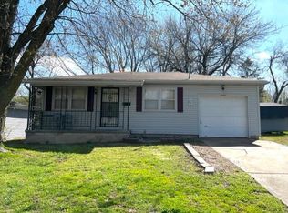 2066 N Albertha Ave, Springfield, MO 65803