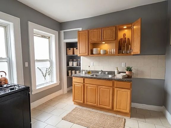 4th image of 320 Park Ave #14-22-9